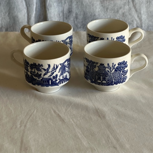 SET OF 4 MADE IN ENGLAND CHURCHILL BLUE WILLOW COFFEE TEA CUPS - Picture 4 of 9